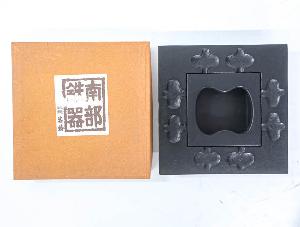 【茶道具】南部鉄器　岩鋳　灰皿　(紙箱入り)